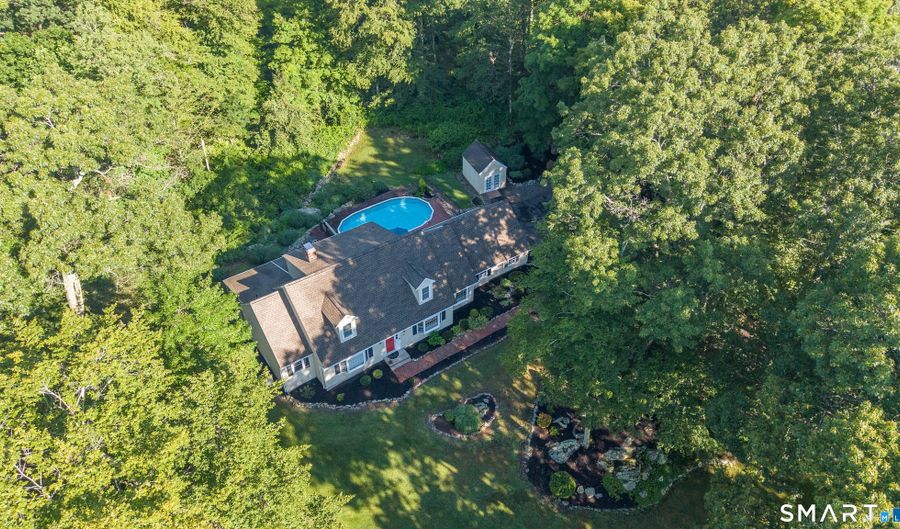 2 Banquo Brae Rd, Brookfield, CT 06804 - 4 Beds, 3 Bath