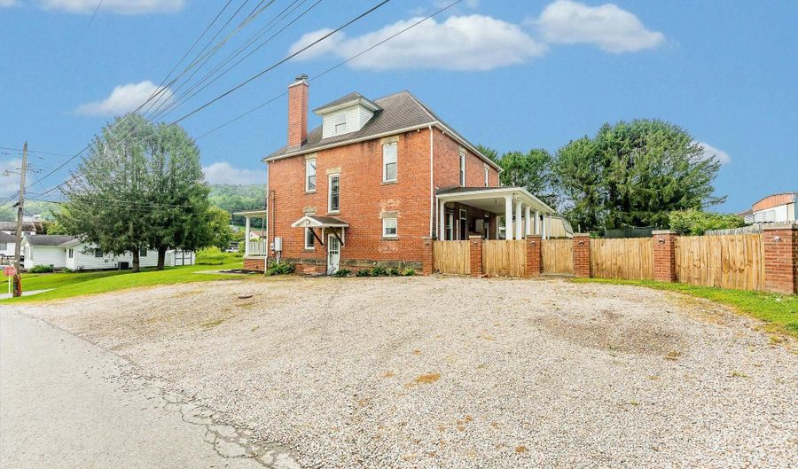 3 Pine St, Barrackville, WV 26559 - 4 Beds, 2 Bath