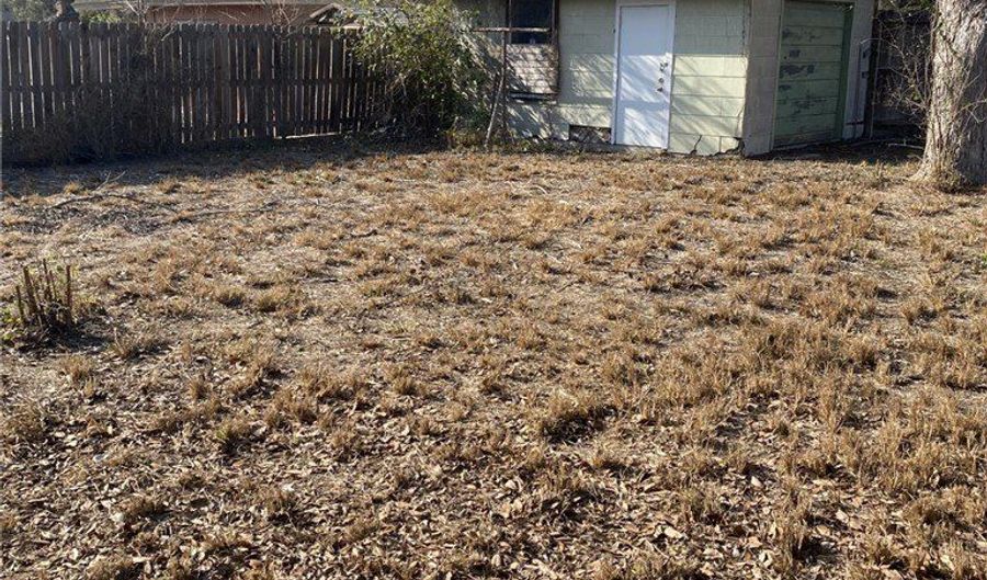 1119 Jefferson St, Alice, TX 78332 - 4 Beds, 2 Bath