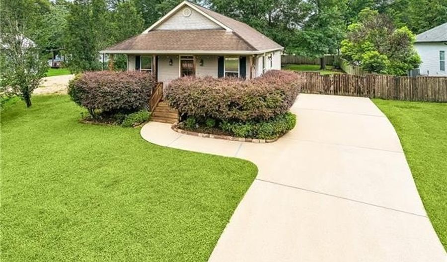 72118 STEPHEN St, Abita Springs, LA 70420 - 3 Beds, 2 Bath