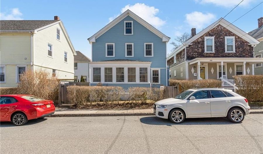 35 Hall Ave, Newport, RI 02840 - 4 Beds, 2 Bath