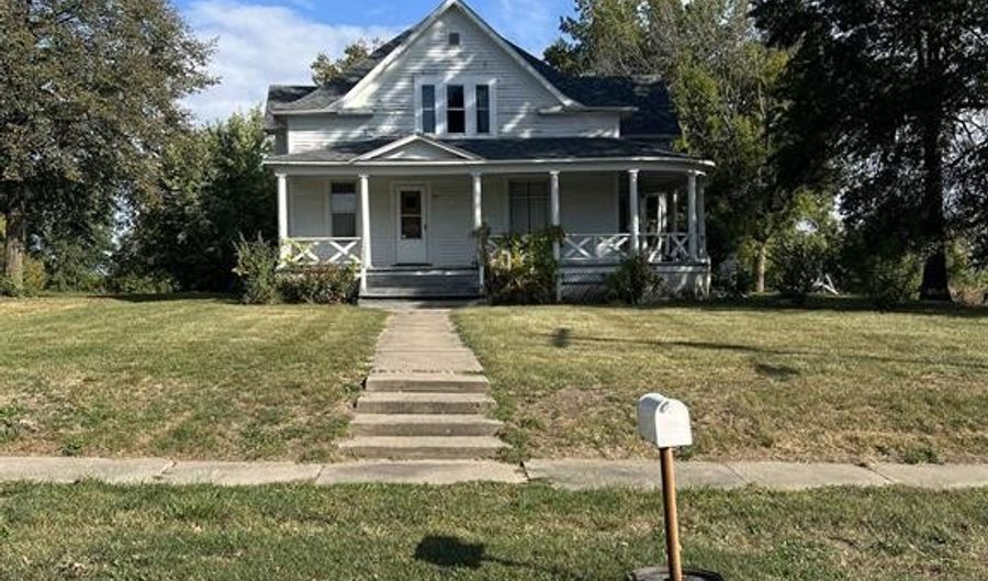 407 W North St, Cantril, IA 52565 - 4 Beds, 2 Bath