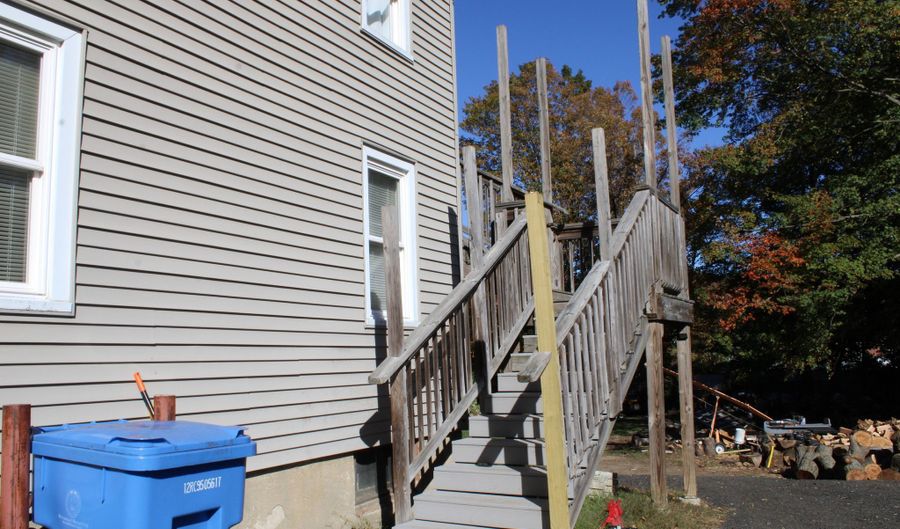 24 James St, Bristol, CT 06010 - 2 Beds, 1 Bath