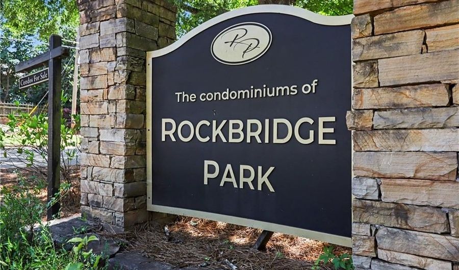 565 Old Cobblestone Trl, Avondale Estates, GA 30002 - 2 Beds, 2 Bath