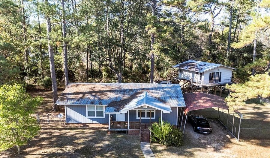 2430 BEACHVIEW Dr, Albany, GA 31705 - 3 Beds, 2 Bath