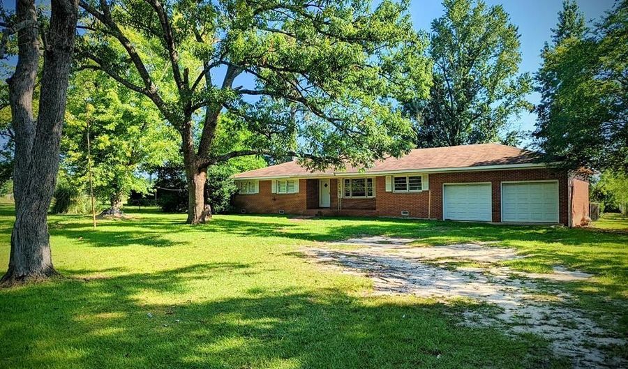 1101 Pine Knot Rd, Ashburn, GA 31714 - 3 Beds, 2 Bath