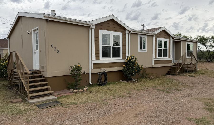 928 W AUSTIN St, Bisbee, AZ 85603 - 3 Beds, 2 Bath