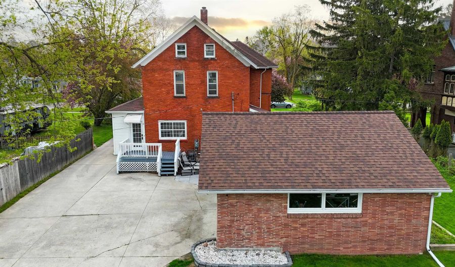 737 N State St, Alma, MI 48801 - 5 Beds, 2 Bath