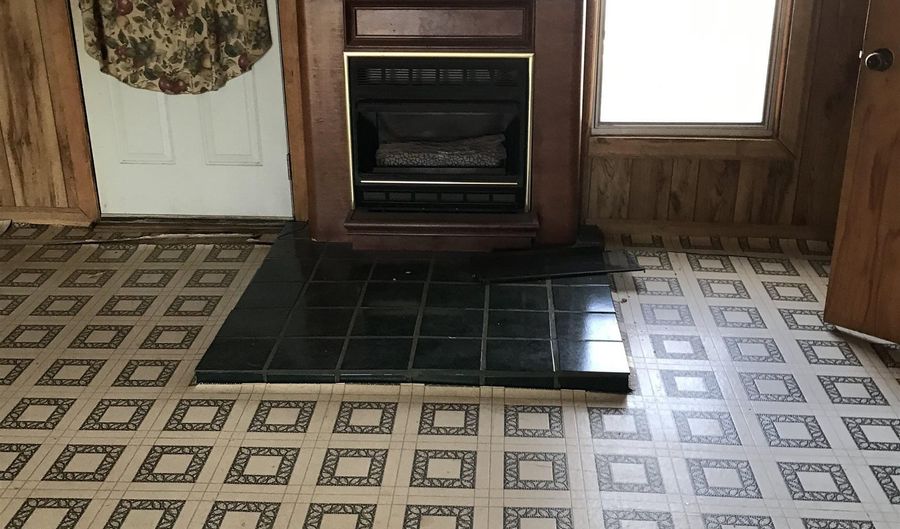 1023 Lawson Ave, Beaver, OK 73932 - 2 Beds, 1 Bath