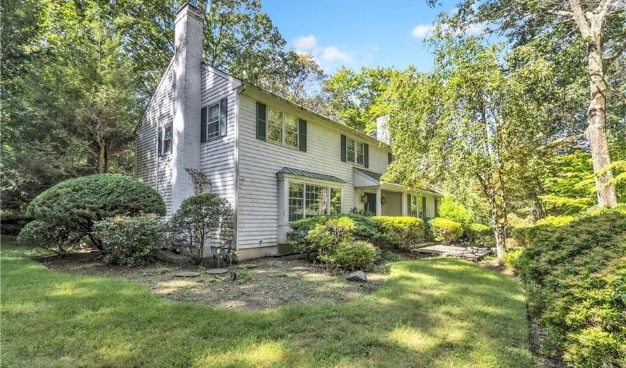 46 White Fall Ln, New Canaan, CT 06840 - 5 Beds, 4 Bath