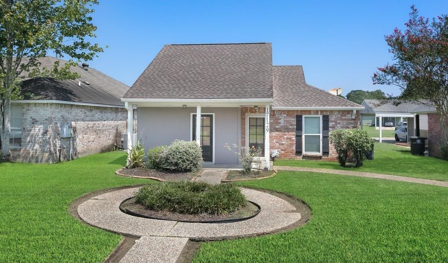 17129 Lake Park Ave, Baton Rouge, LA 70816 - 2 Beds, 1 Bath