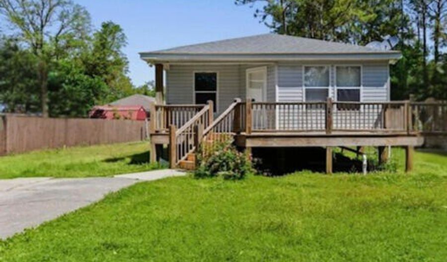 6084 W Clay St, Bay St. Louis, MS 39520 - 3 Beds, 2 Bath