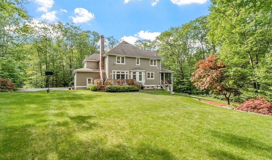 252 Sawyer Rd, Bolton, MA 01740 - 4 Beds, 5 Bath