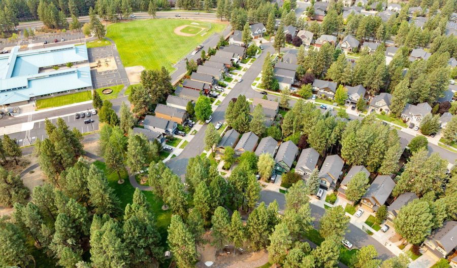 19545 Salmonberry Ct, Bend, OR 97702 - 3 Beds, 3 Bath
