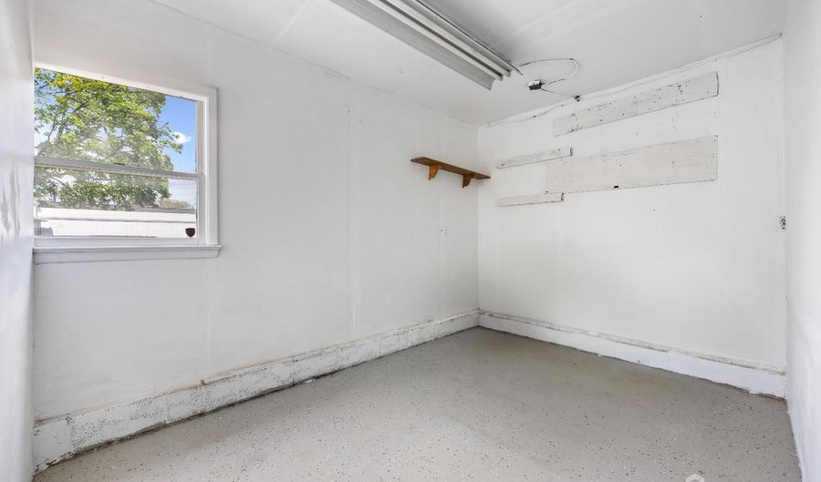 42 Mark Pl, Avenel, NJ 07001 - 4 Beds, 2 Bath