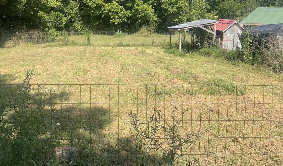 10955 State Hwy 39, Aurora, MO 65605 - 2 Beds, 2 Bath