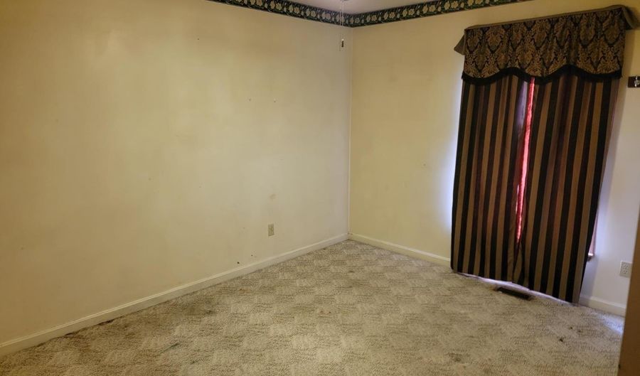 10827 Highridge Rd, Aurora, IN 47001 - 3 Beds, 2 Bath