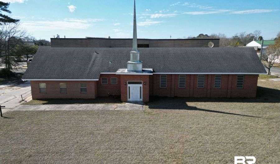 702 E Church St, Atmore, AL 36502 - 0 Beds, 0 Bath