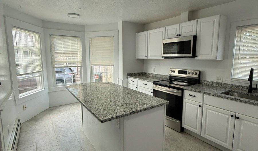 21 B Pleasant St 8, Barnstable, MA 02630 - 2 Beds, 2 Bath