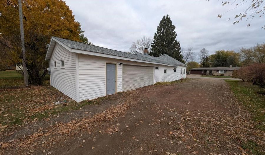 111 N FIFTH St, Abbotsford, WI 54405 - 2 Beds, 1 Bath