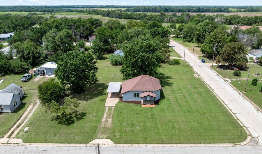 121 N Osage, Argonia, KS 67004 - 2 Beds, 2 Bath