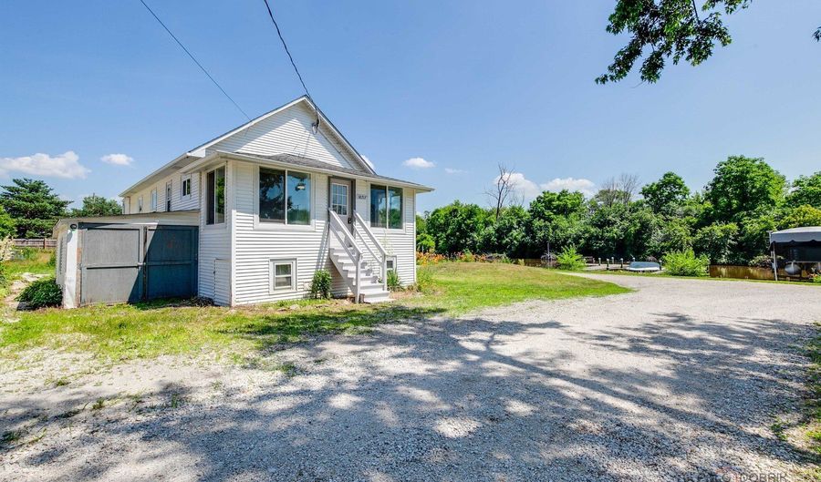 38717 N Lake St, Antioch, IL 60002 - 3 Beds, 2 Bath