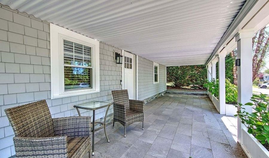 36 Fairway Rd, Narragansett, RI 02882 - 5 Beds, 2 Bath