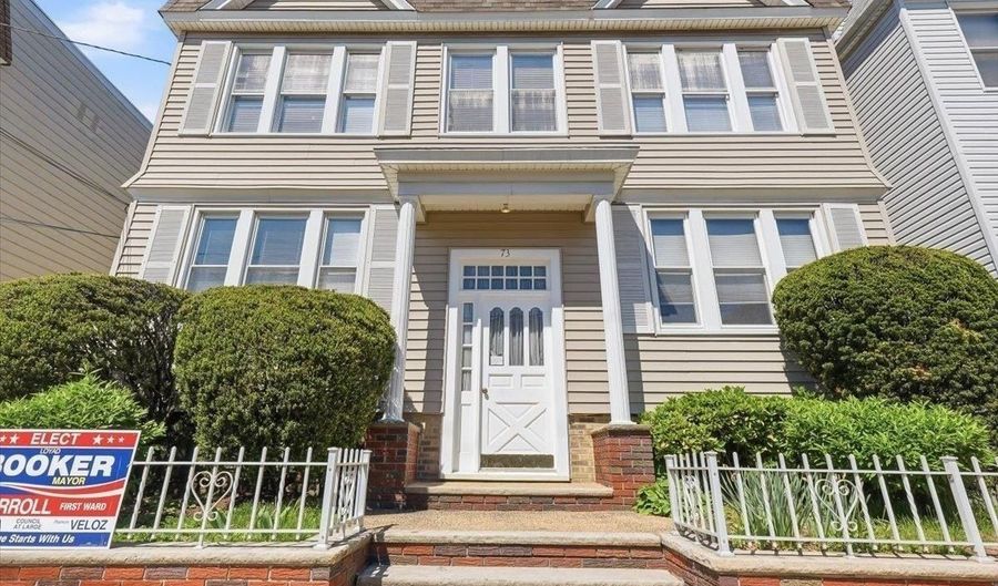 73 NEWMAN Ave 4, Bayonne, NJ 07002 - 3 Beds, 1 Bath