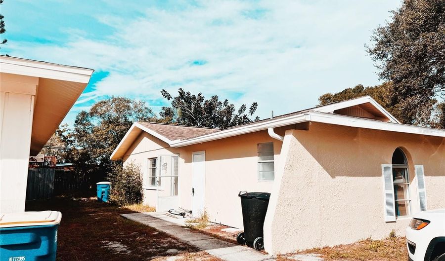 1118 AMBLE Ln, Clearwater, FL 33755 - 2 Beds, 2 Bath
