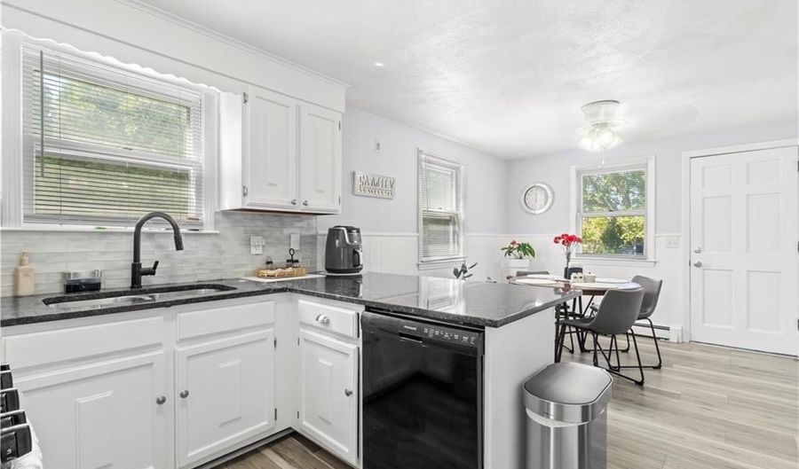 12 Parsons St, East Providence, RI 02914 - 4 Beds, 2 Bath