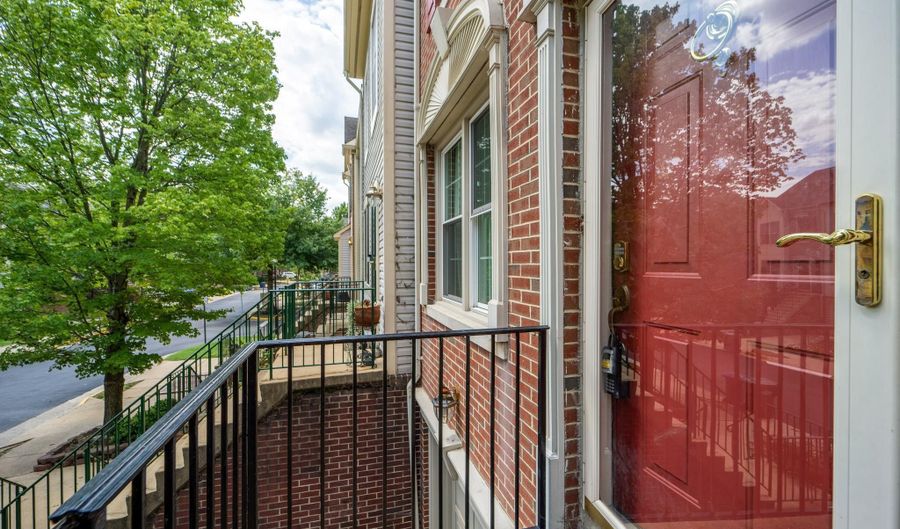 7804 COLONIAL SPRINGS Blvd, Alexandria, VA 22306 - 3 Beds, 3 Bath