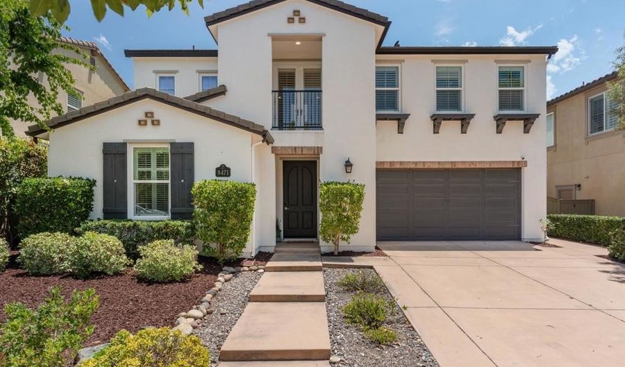 8471 Mathis Pl, San Diego, CA 92127 - 4 Beds, 3 Bath