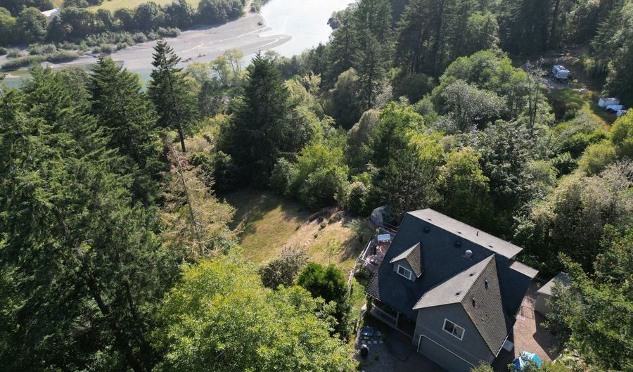 17166 MOUNTAIN Dr, Brookings, OR 97415 - 3 Beds, 3 Bath