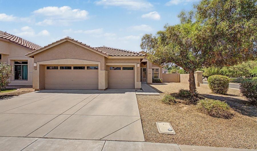 5365 W VENUS Way, Chandler, AZ 85226 - 3 Beds, 2 Bath