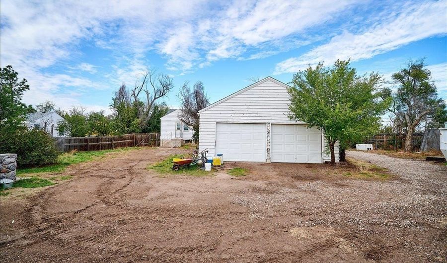 2201 S FIFTH Ave, Cheyenne, WY 82007 - 4 Beds, 1 Bath