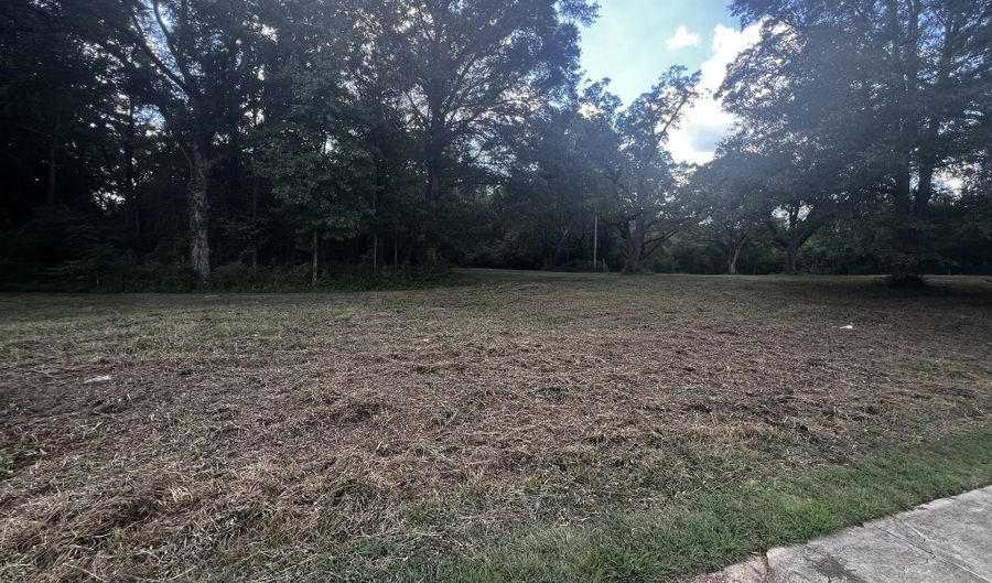 372 Atlanta St, Barnesville, GA 30204 - 0 Beds, 0 Bath