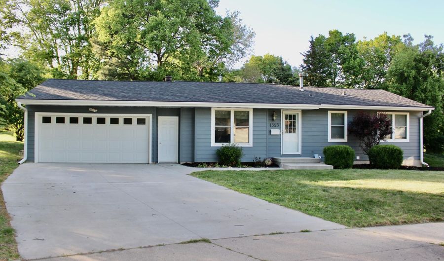 1323 Wisconsin Cir, Ames, IA 50014 - 4 Beds, 2 Bath