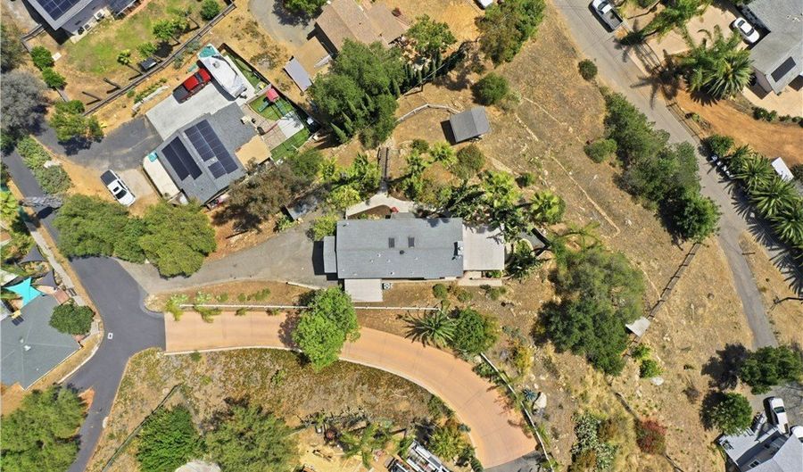 717 Porter Rd, Fallbrook, CA 92028 - 3 Beds, 3 Bath