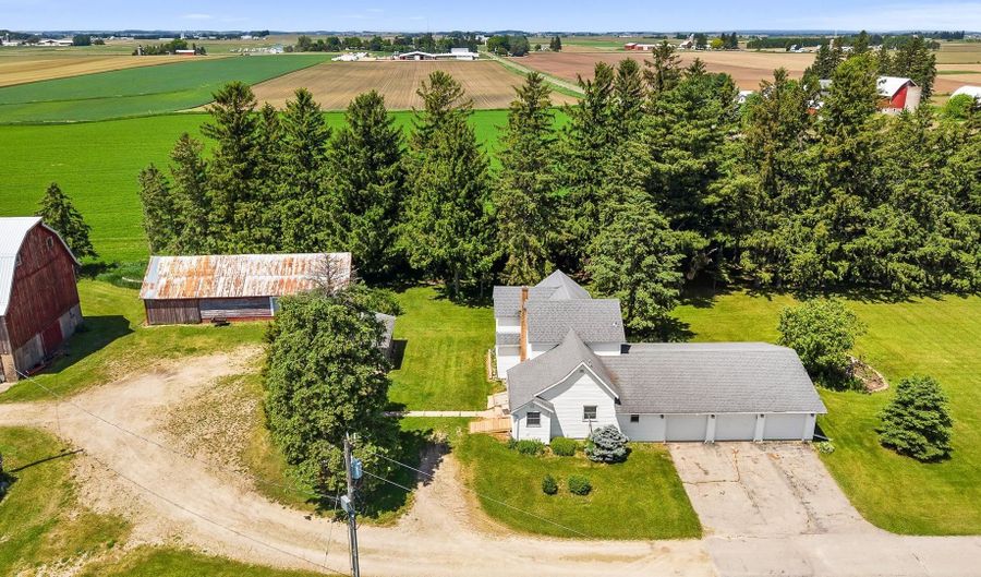 W6231 County Road K, Arlington, WI 53911 - 4 Beds, 3 Bath