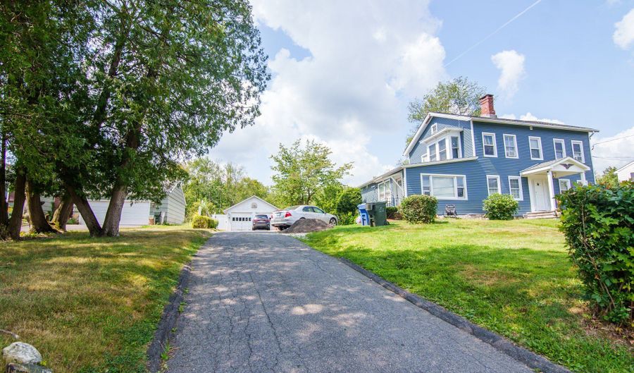 14 Barnum Rd, Danbury, CT 06811 - 3 Beds, 1 Bath