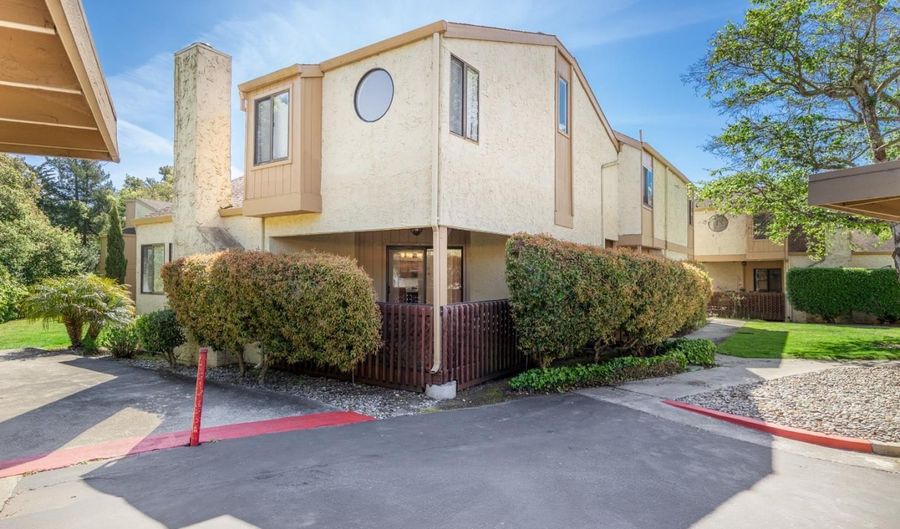 8 Seacliff Dr, Aptos, CA 95003 - 2 Beds, 3 Bath