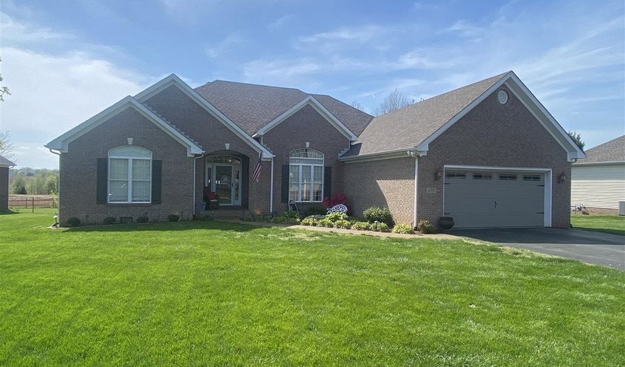 437 Golfview Way, Bowling Green, KY 42104 - 4 Beds, 3 Bath
