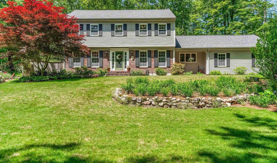 10 Buttonwood Rd, Bedford, NH 03110 - 4 Beds, 3 Bath