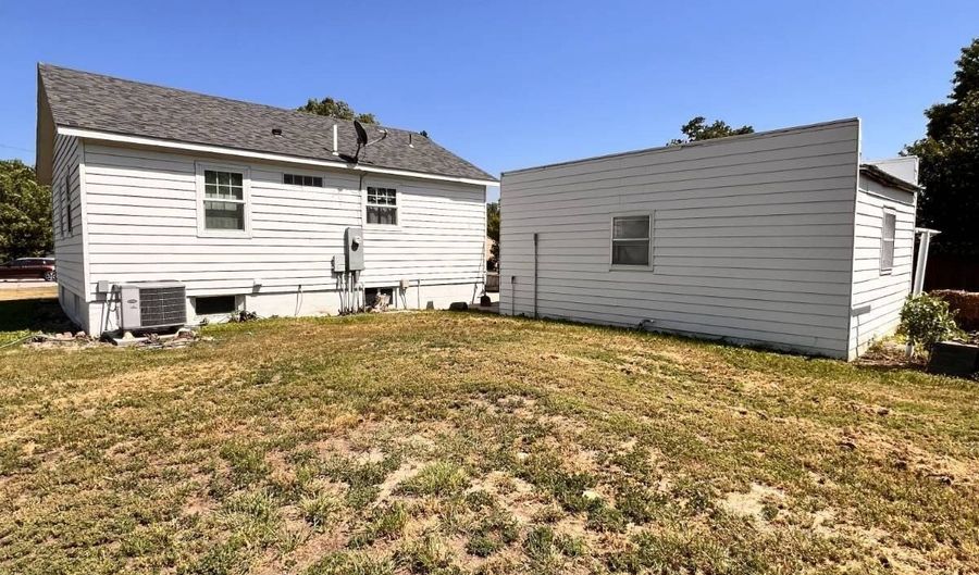 1120 Potash Ave, Alliance, NE 69301 - 2 Beds, 2 Bath