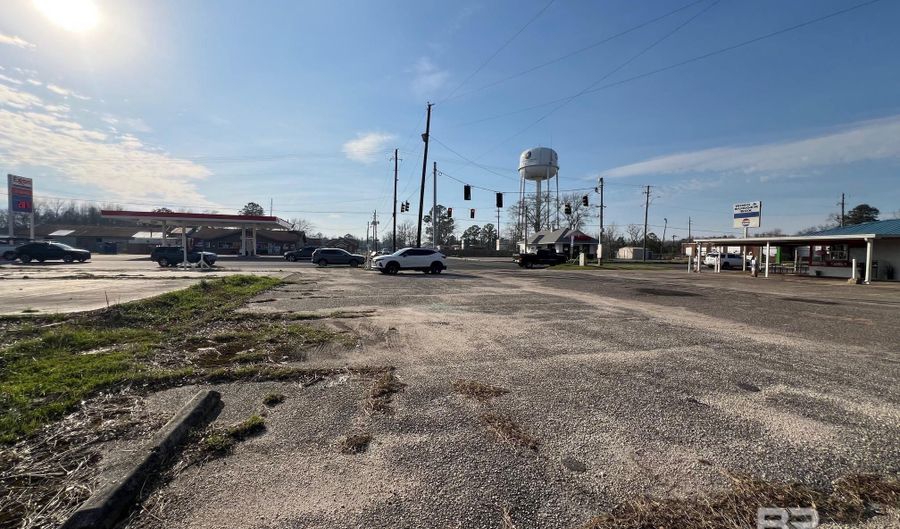 326 N Main St, Atmore, AL 36502 - 0 Beds, 0 Bath