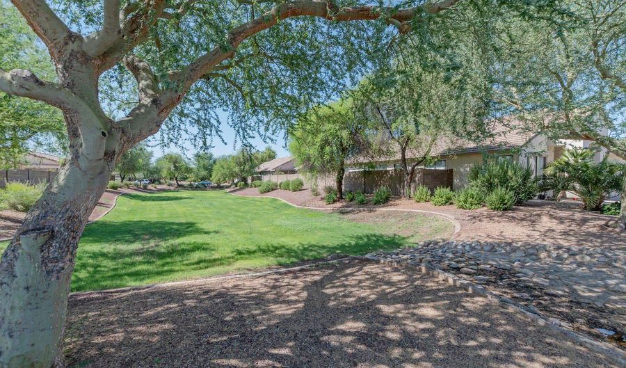 11605 W LA REATA Ave, Avondale, AZ 85392 - 3 Beds, 2 Bath