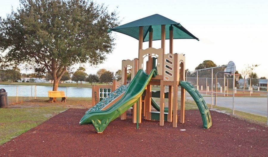 610 Royal Tern Dr, Barefoot Bay, FL 32976 - 2 Beds, 2 Bath