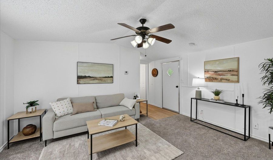 143 White Oak St, Alvarado, TX 76009 - 2 Beds, 2 Bath