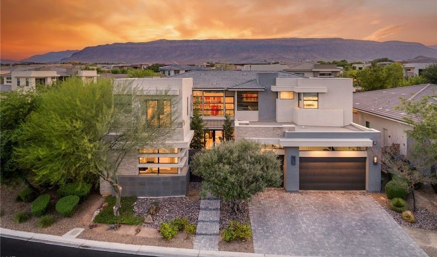 43 Grey Feather Dr, Las Vegas, NV 89135 - 3 Beds, 5 Bath