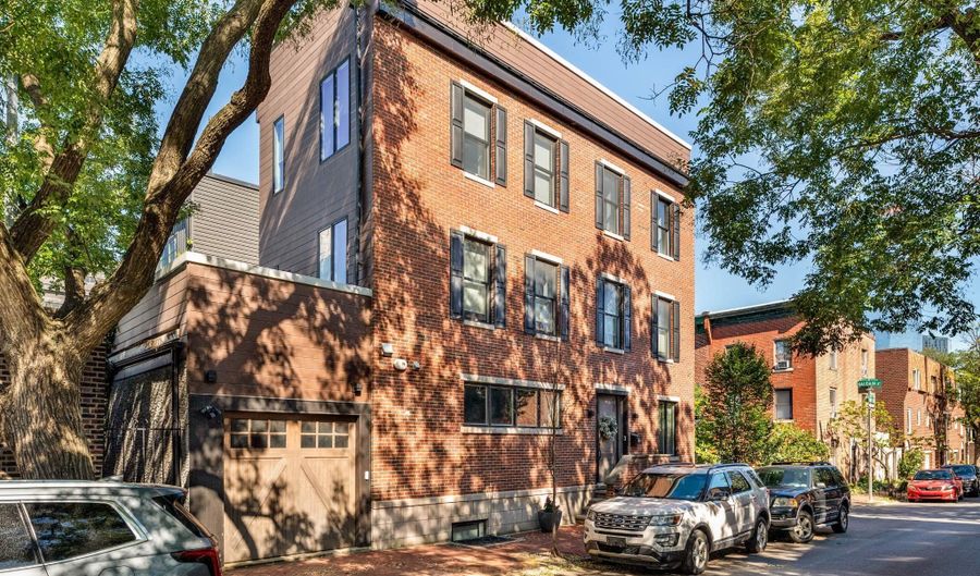 2600 NAUDAIN St, Philadelphia, PA 19146 - 4 Beds, 3 Bath
